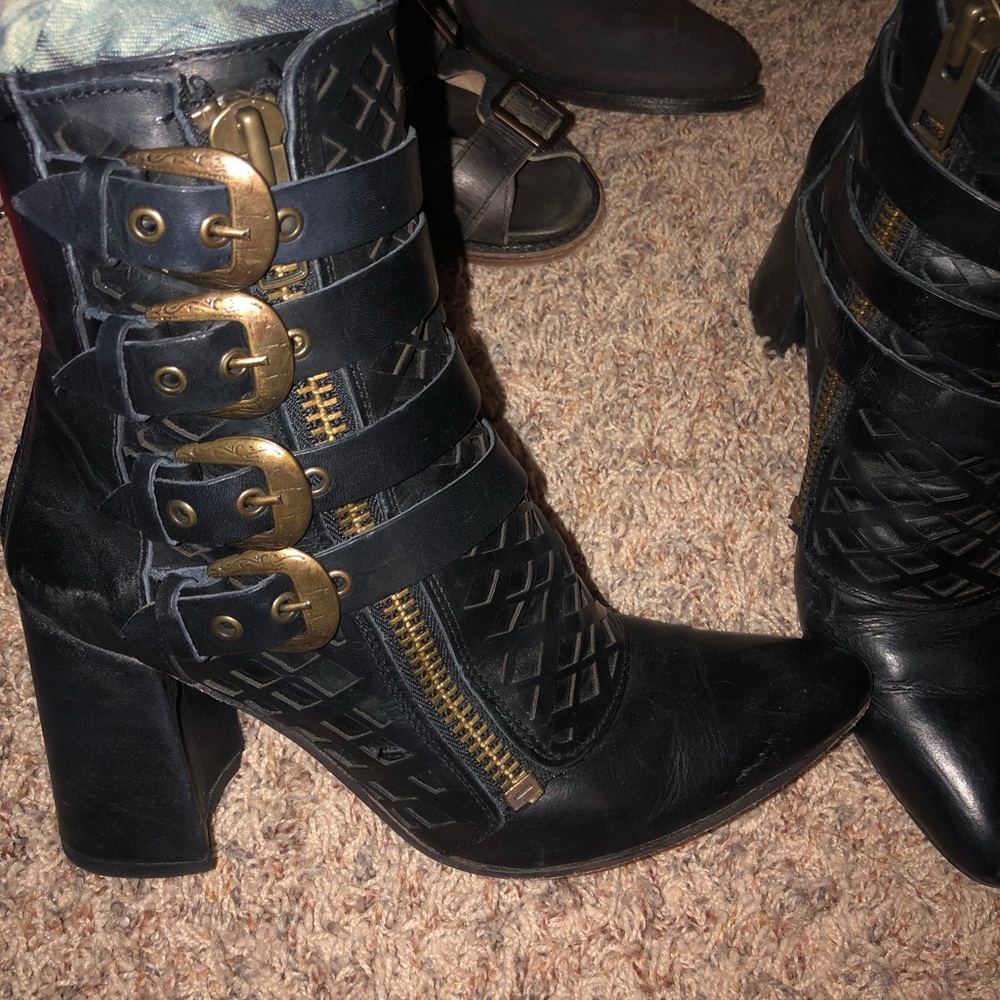 Freebird by Steven: Julia booties
